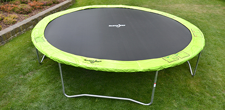 Groβe Trampoline